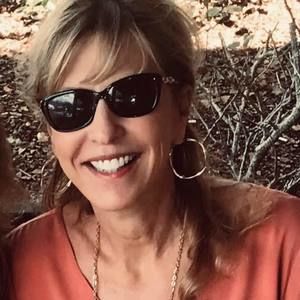 Meet your Posher, Leah j